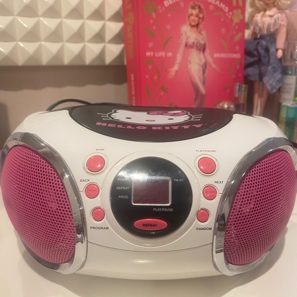 Hello kitty boombox